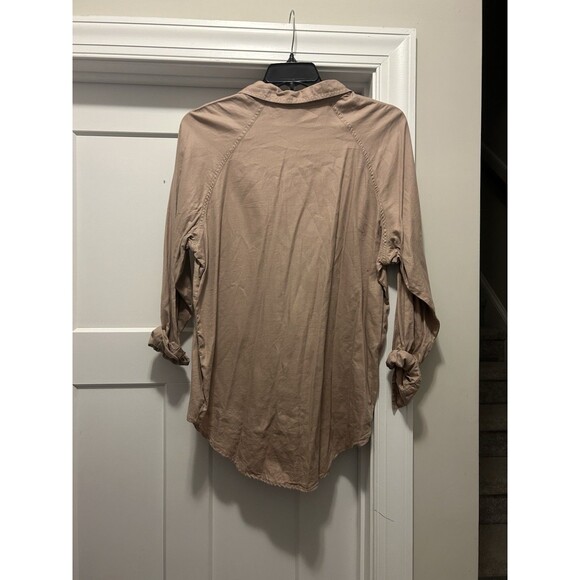 Women’s Universal Thread Soft Pink Oversized Fit Button Down Shirt Size Large - Picture 5 of 5